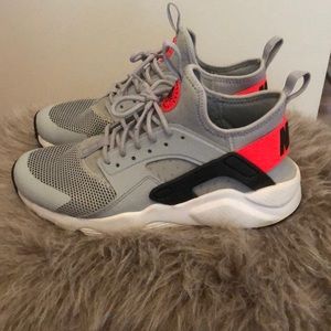 NIKE AIR HUARACHE!!!